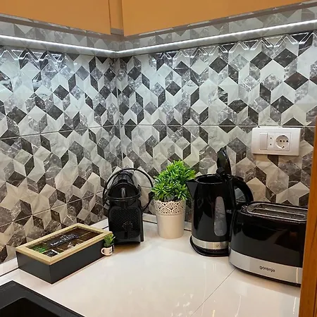 Pino D'oro Onore Apartment