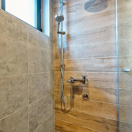 Pino D'oro Onore Daire