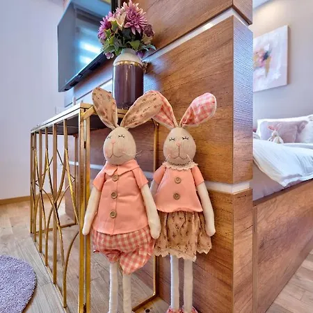 Pino D'oro Onore Apartment *