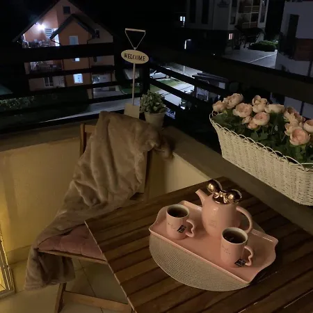 Pino D'oro Onore Apartment