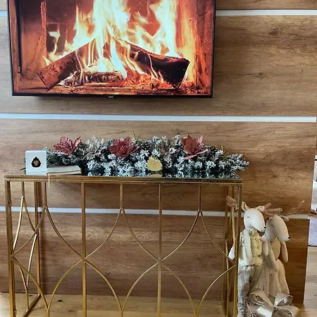 Pino D'oro Onore Apartment